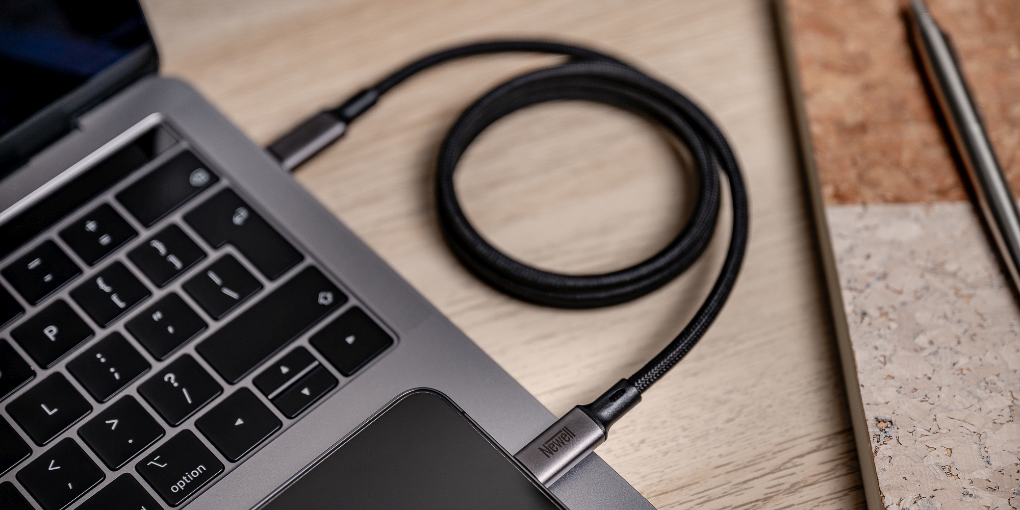 Newell-USB-C-magnetický-kabel-USB-C-3-2-Gen-2-1-m-grafit-7